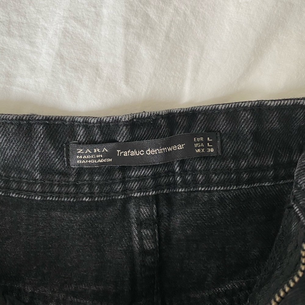 Mini skirt - Picture 2 of 4